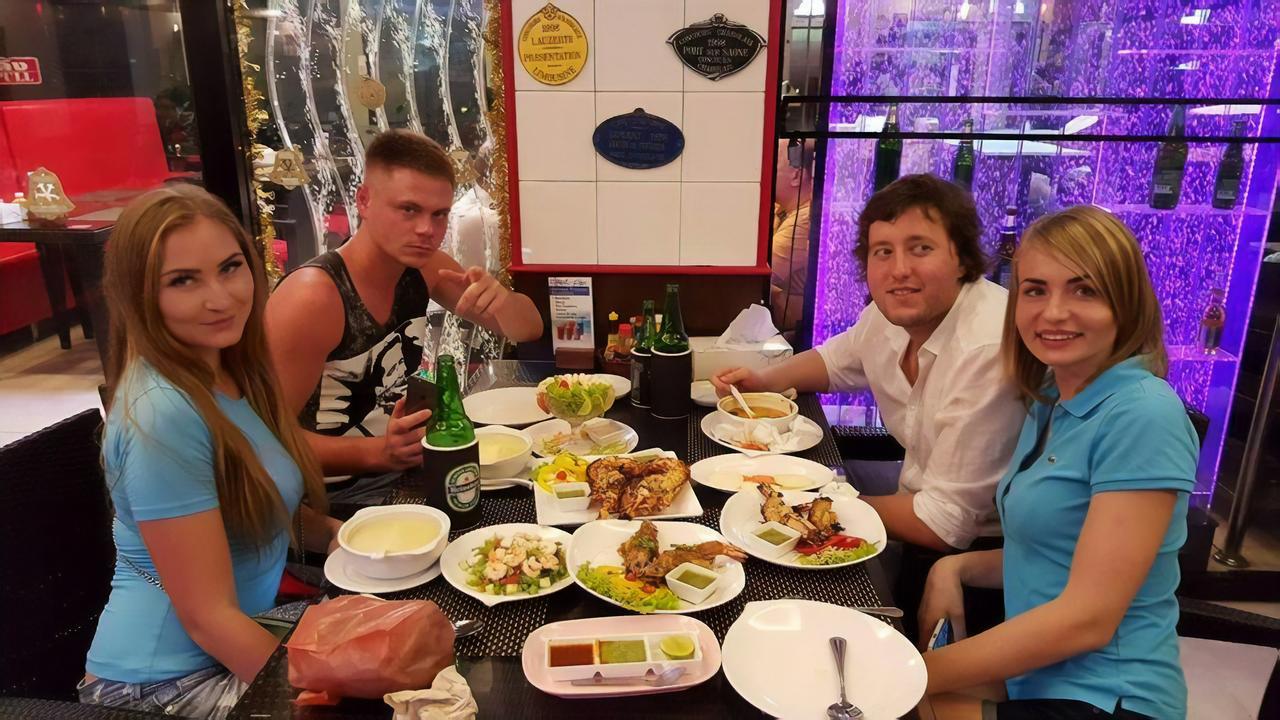Ash Lodge Patong Bagian luar foto