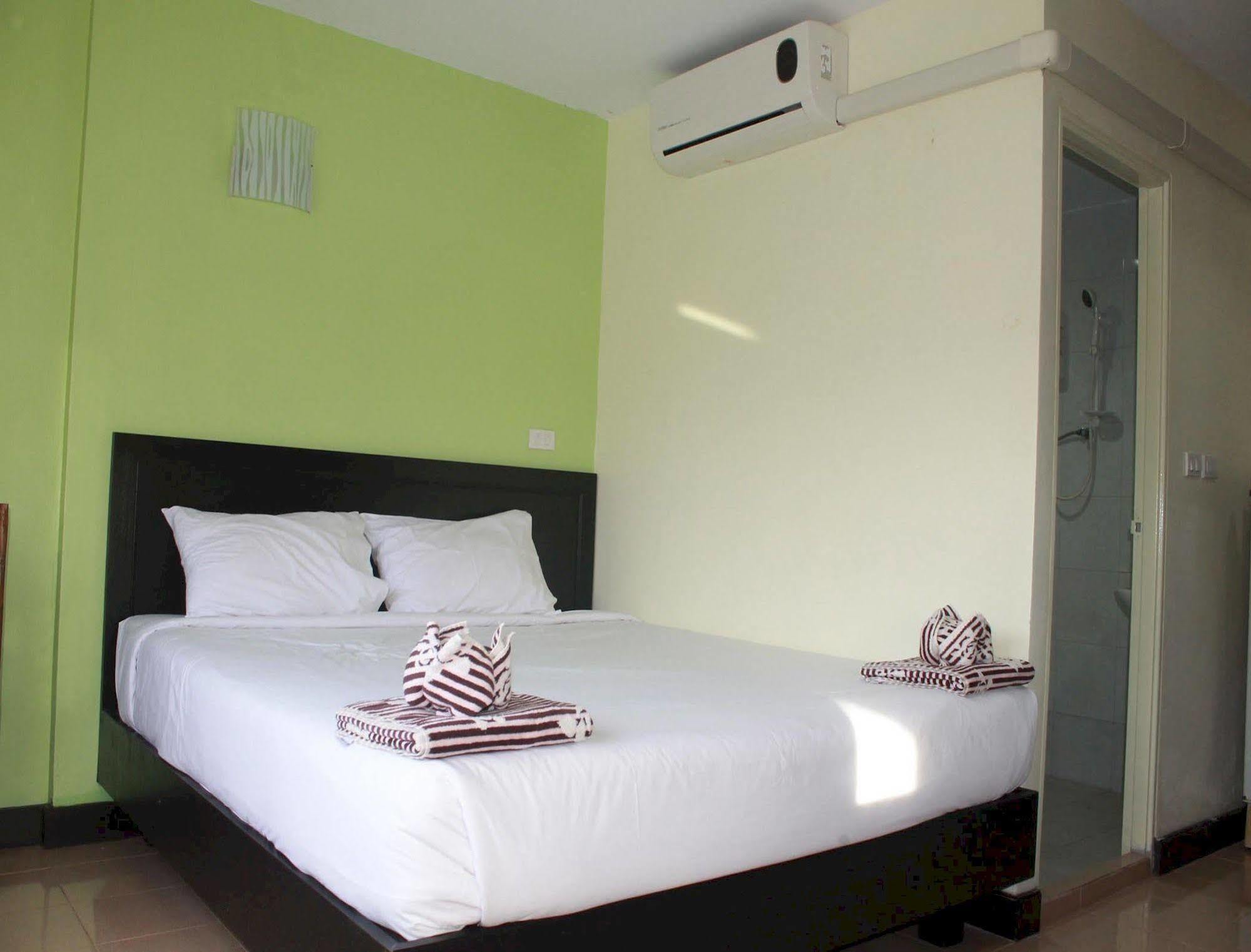 Ash Lodge Patong Bagian luar foto