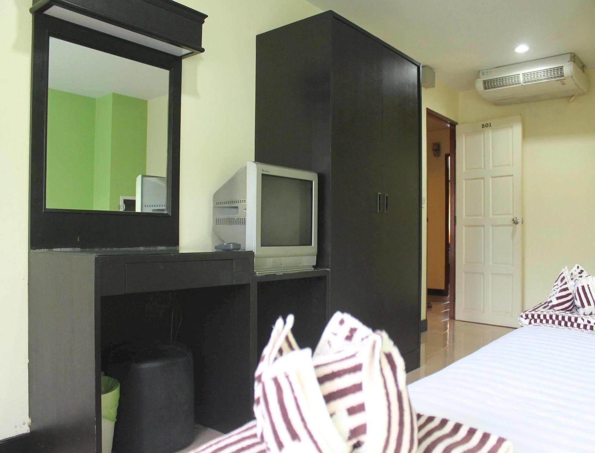 Ash Lodge Patong Bagian luar foto