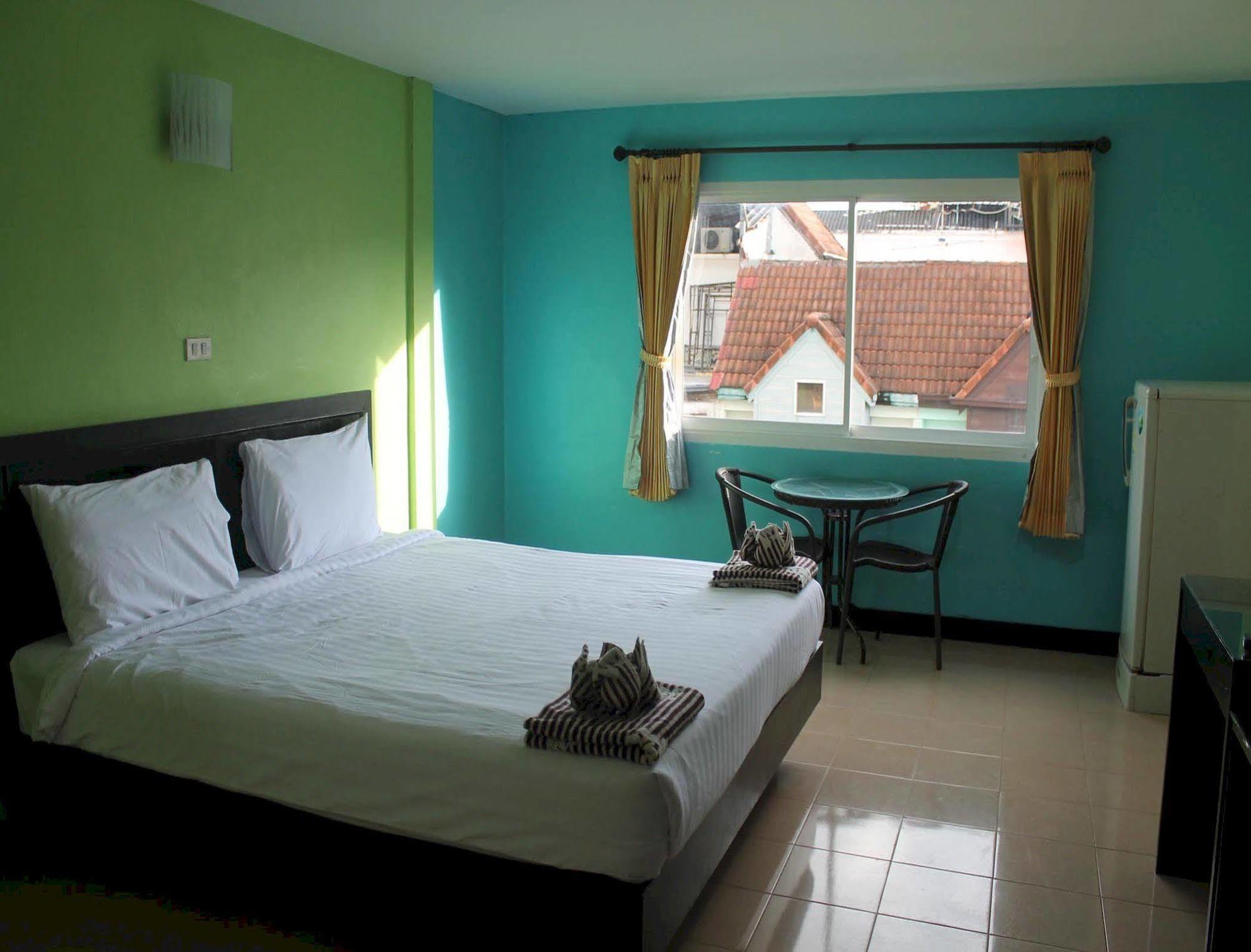 Ash Lodge Patong Bagian luar foto